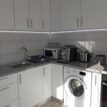 Sara Apartman Livezeni  Екстер'єр фото