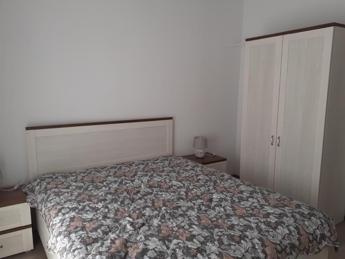 Sara Apartman Livezeni  Екстер'єр фото