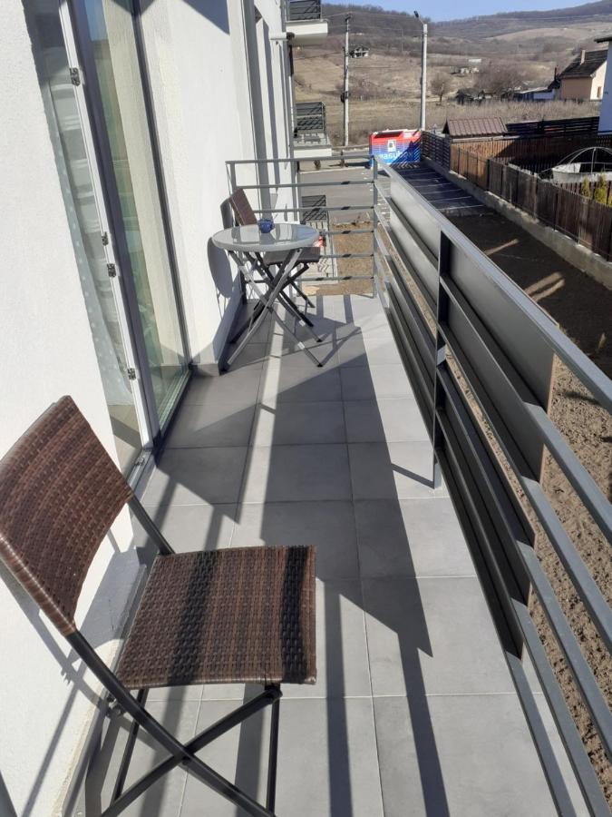 Sara Apartman Livezeni  Екстер'єр фото