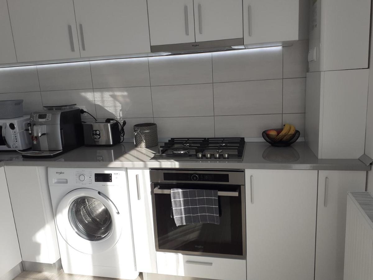 Sara Apartman Livezeni  Екстер'єр фото