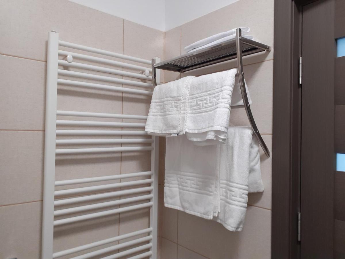 Sara Apartman Livezeni  Екстер'єр фото